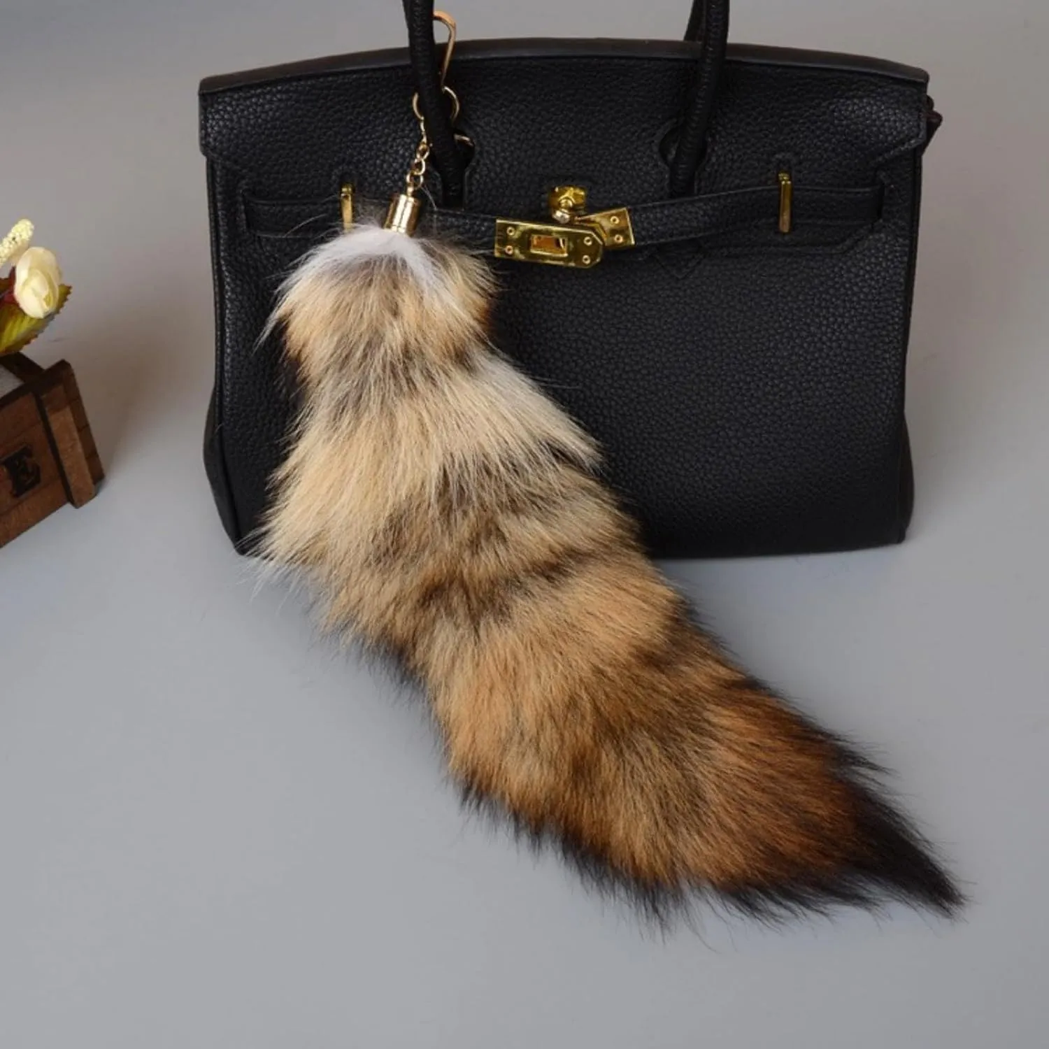 3Pcs Huge Fluffy Fox Tail Fur Keychain for Women, Faux Animal Tail Fox Tail Key Chain Handbag Accessory Cosplay Hook Pendant