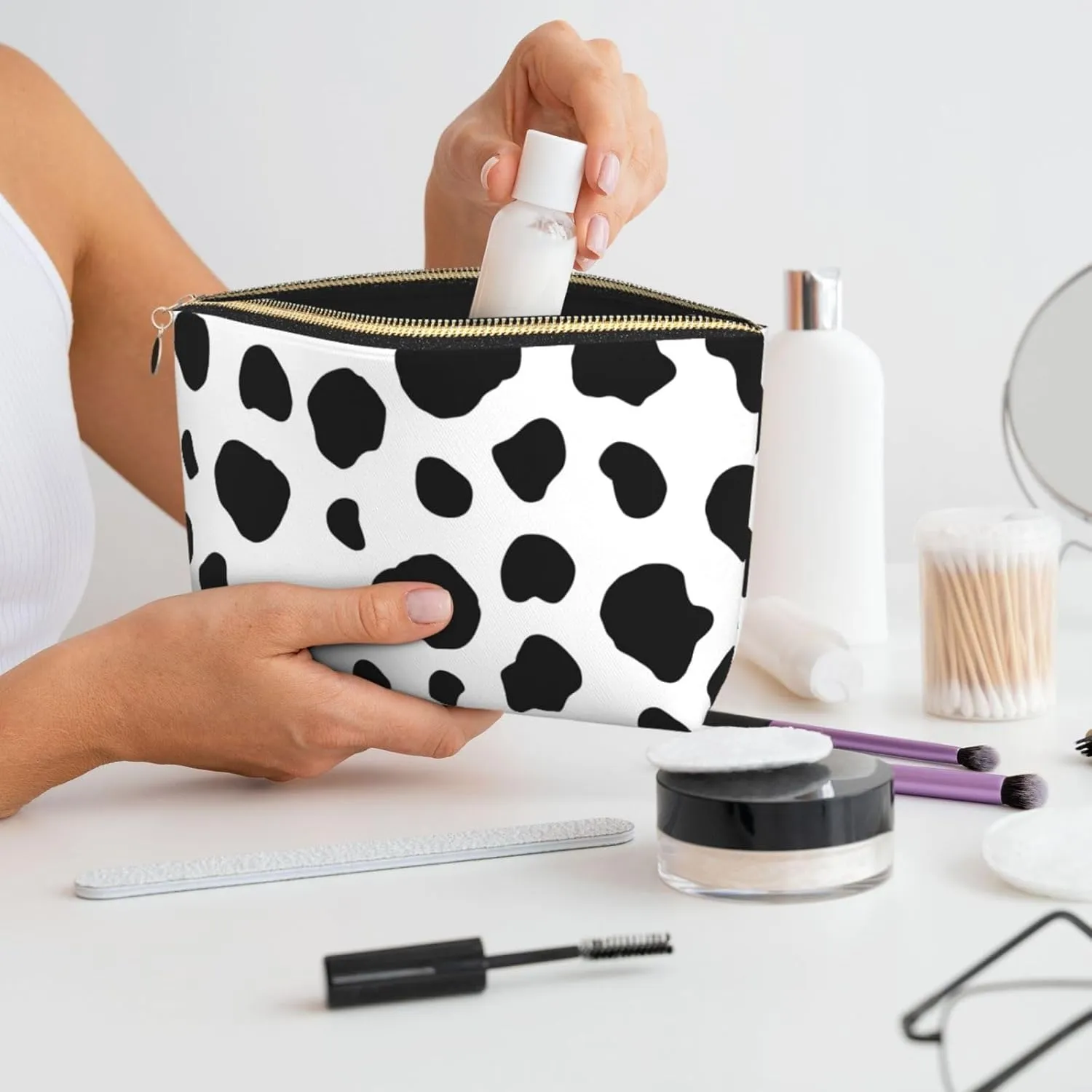 Black And White Cow Pattern Cosmetic Bag Travel Makeup Bag Organizer Toiletry Bag with Zipper Storage Pouch Coin Purse Brushes for Women Girls Gifts