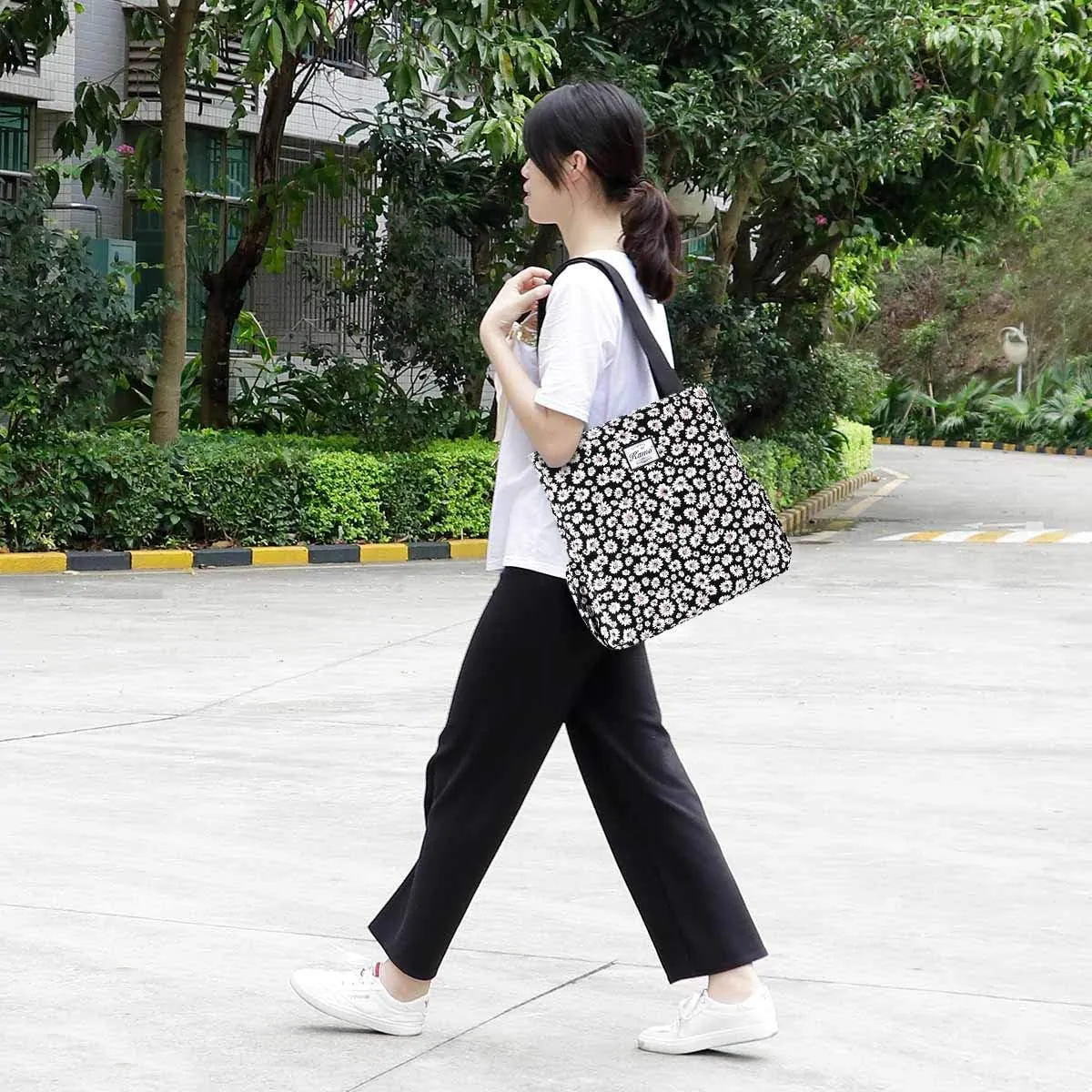 KAMO Floral Tote Bag - Waterproof Lightweight Handbags Travel Shoulder Bag for Hiking Yoga Gym Swimming Travel Beach