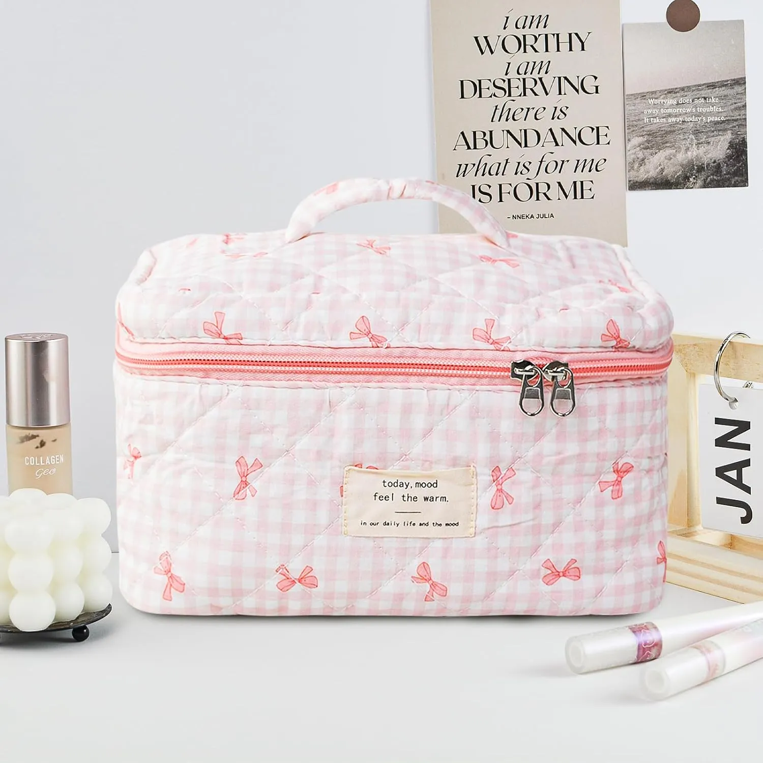Makeup Bag, Quilted Bow Cosmetic Bag, Large Travel Aesthetic Make up Bag, Cute Coquette Toiletry Pouch for Women Girls