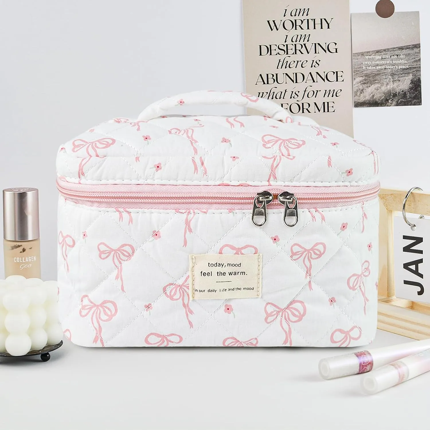 Makeup Bag, Quilted Bow Cosmetic Bag, Large Travel Aesthetic Make up Bag, Cute Coquette Toiletry Pouch for Women Girls
