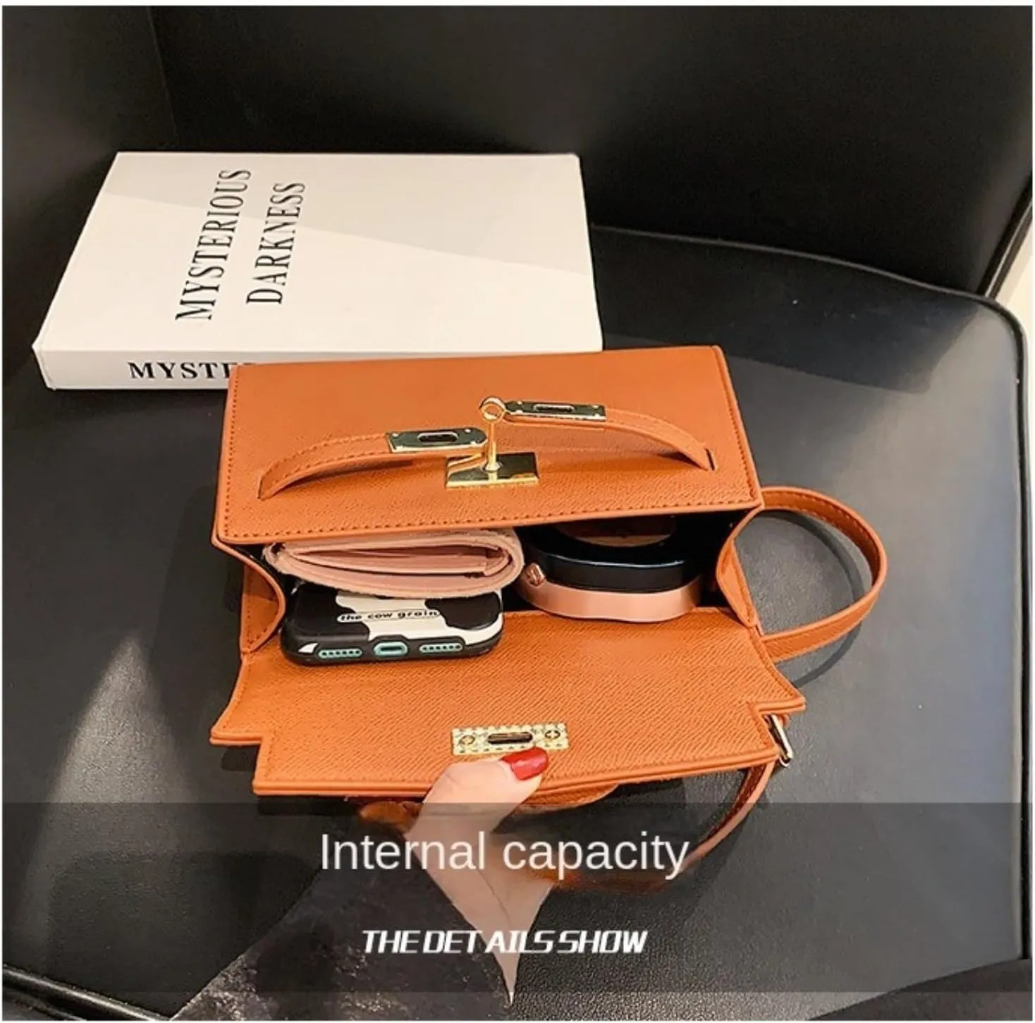 Retro handbag women, new senior sense of commuting shoulder bag