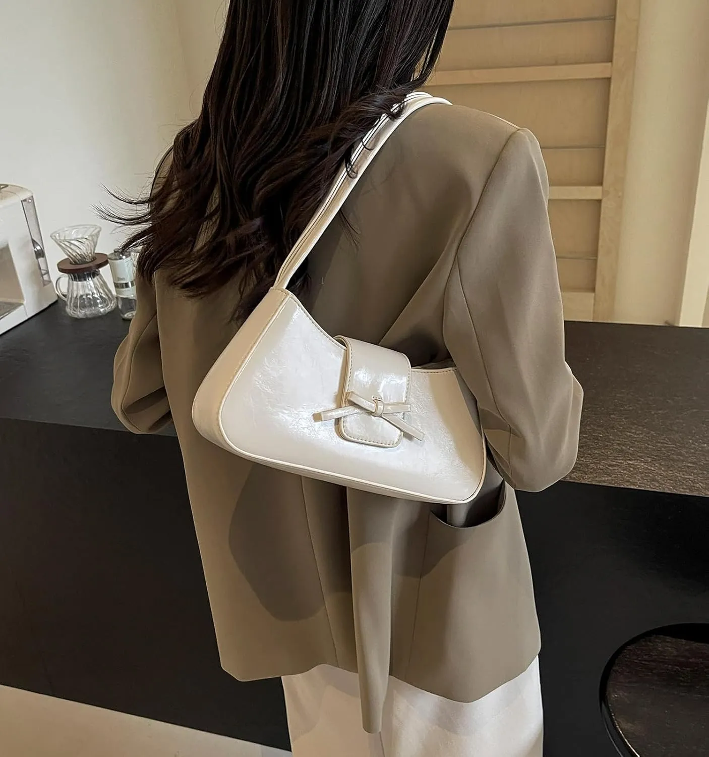 Shoulder Bag for Women, Hobo Handbags Trendy Y2K Purses Patent Leather Clutch Bag Cute Bow Purse